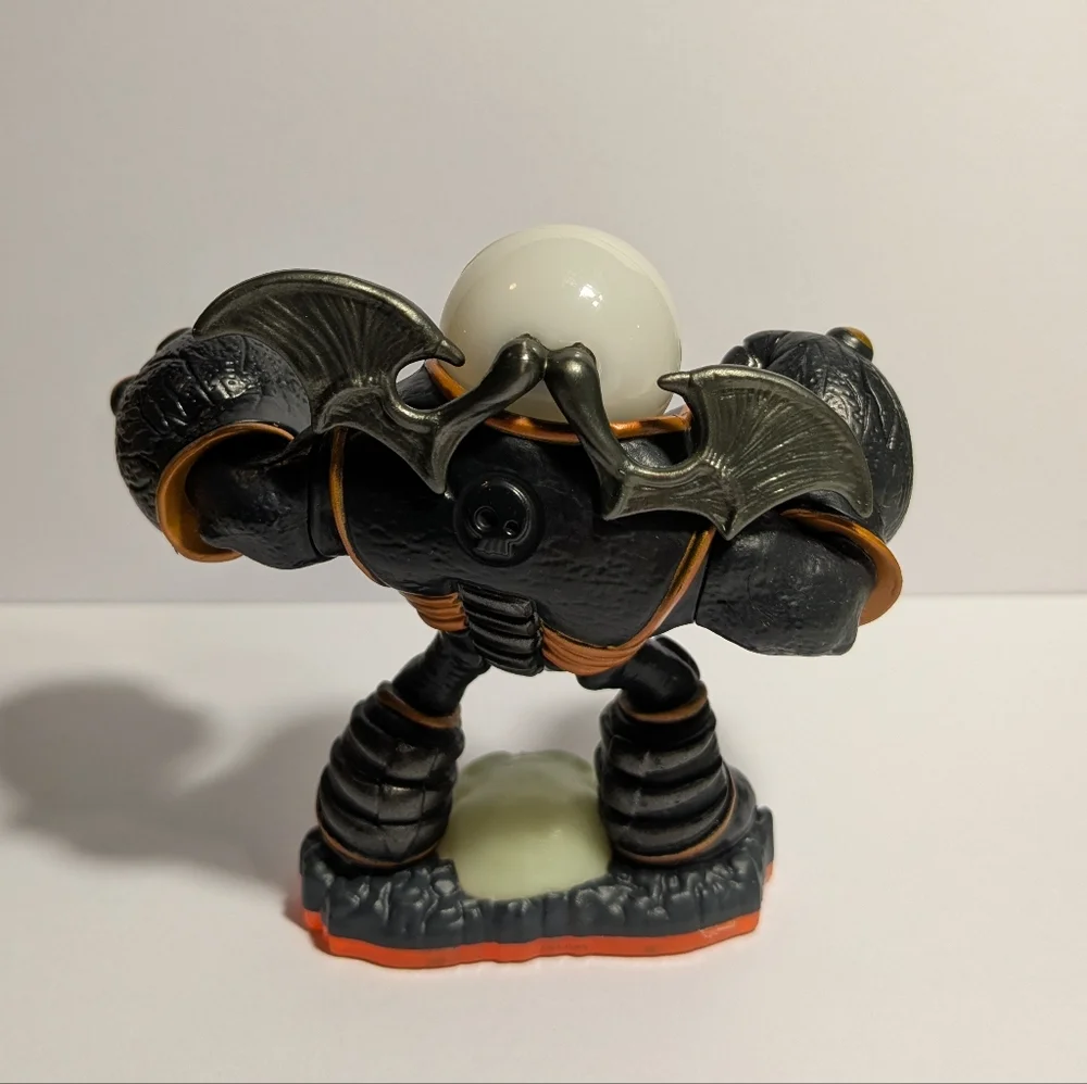 Skylanders Eye Brawl Action Figure And Character Card